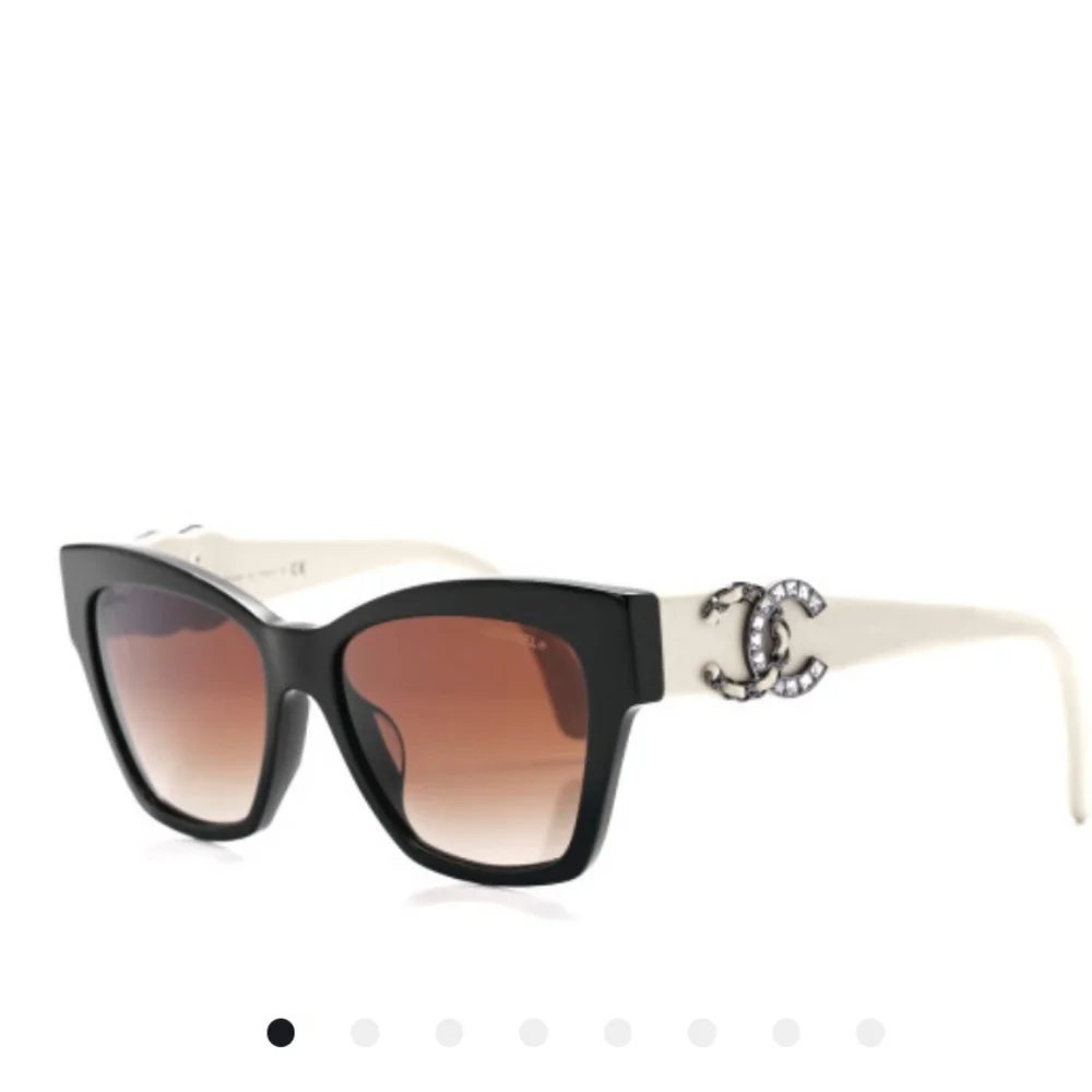 CHANEL CREAM AND BLACK SUNGLASSES CRYSTAL 5456QA C501S5
